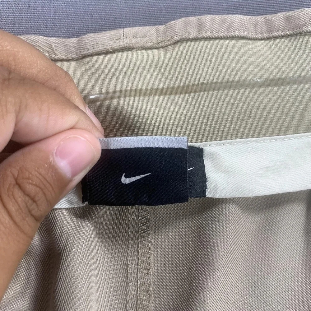 Nike Golf Tour Shorts Men 40 Khaki‎ Pleated Performance Sticky Waist Stretch EUC